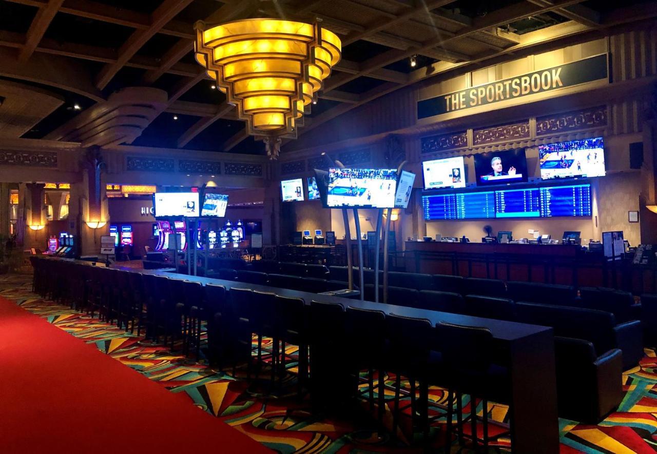 The Inn At Charles Town / Hollywood Casino Exteriör bild